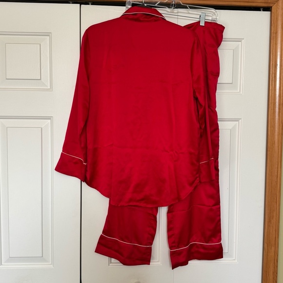 Natori Private Luxuries Pajama Set Women M Top Pants Red Satin Lounge PJ’s Soft - Picture 2 of 8